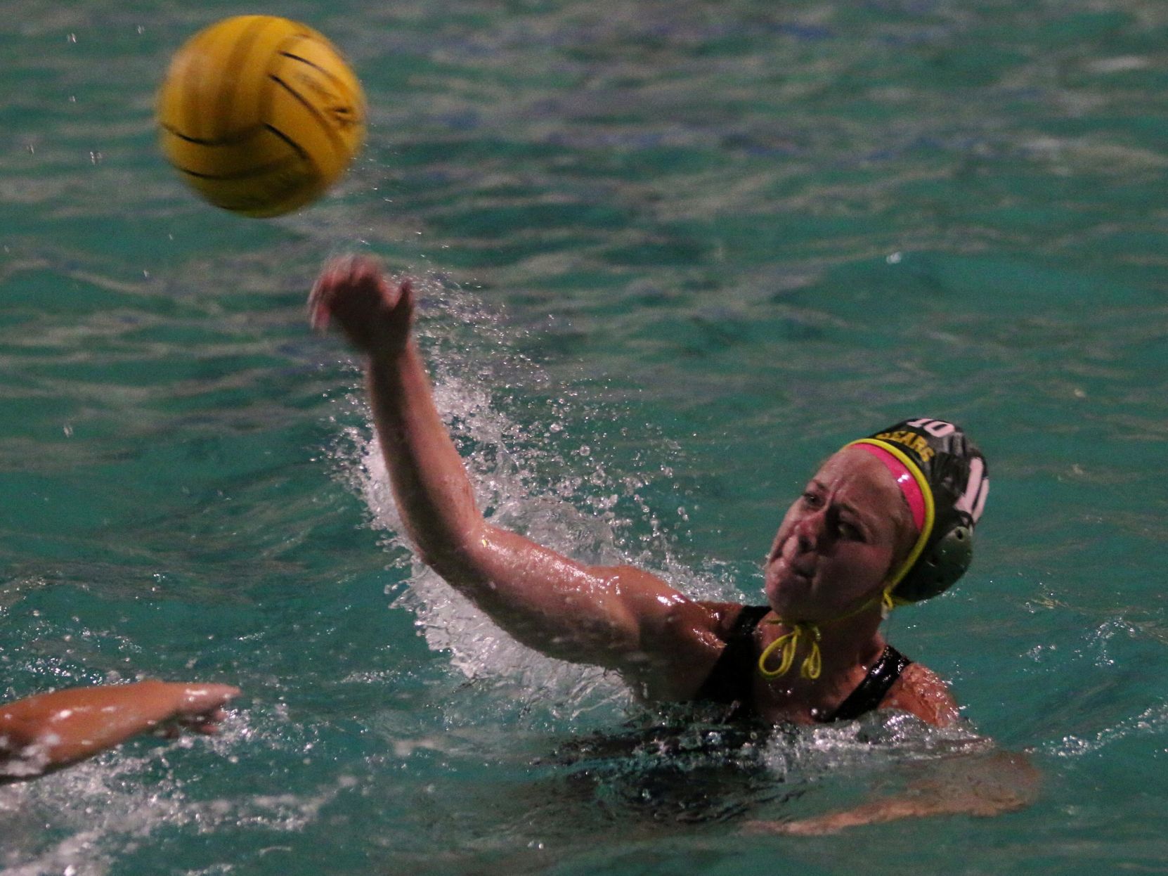 Golden Bears start slow, pull away against Hawks